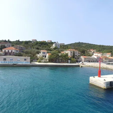 Mali Iz Hébergement de vacances Zadar