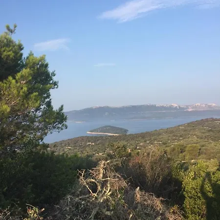 Mali Iz Hébergement de vacances Zadar